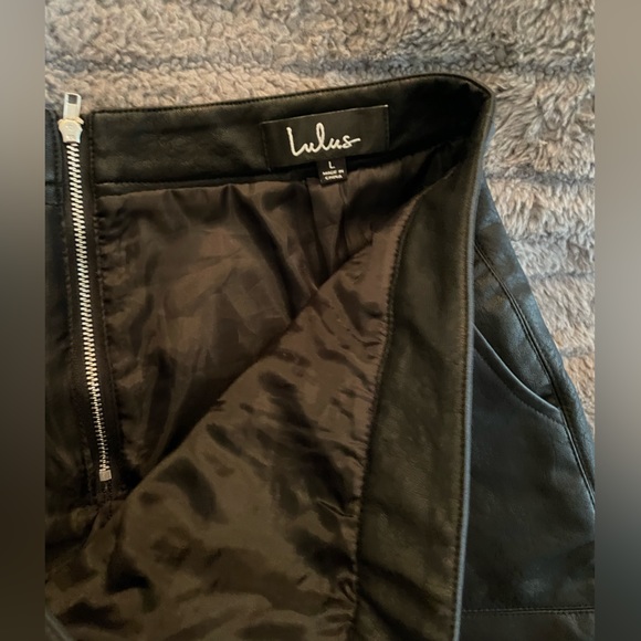 Lulu's Harley Black Vegan Leather Mini Skirt size L - Picture 6 of 9